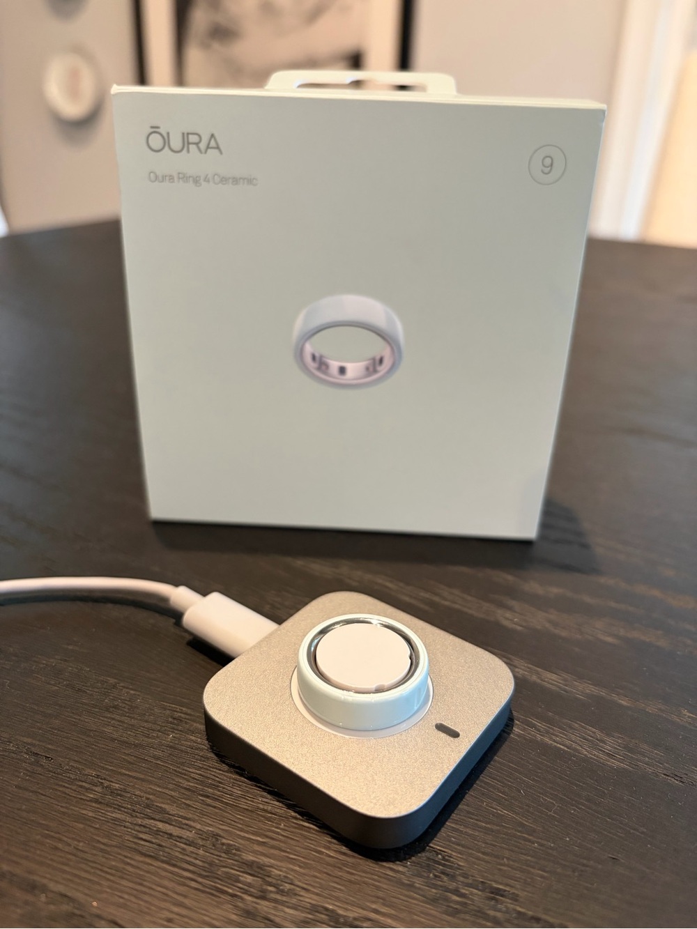 Oura Ring 4 Ceramic Tide with Charger